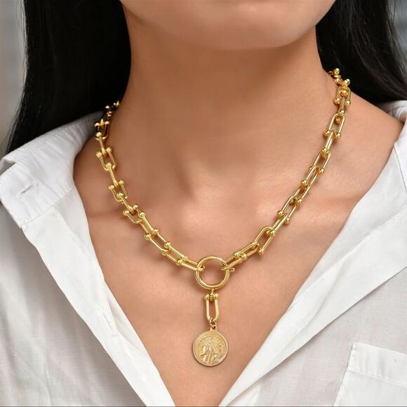 Anthropologie Jewelry - ANTHROPOLOGY BRAND NEW Graduated Link Gold Charm Necklace Brand New